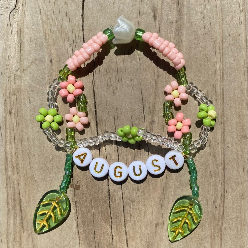 Taylor Swift August Friendship Bracelet